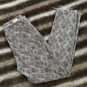 Snake print jeans🖤🐍
